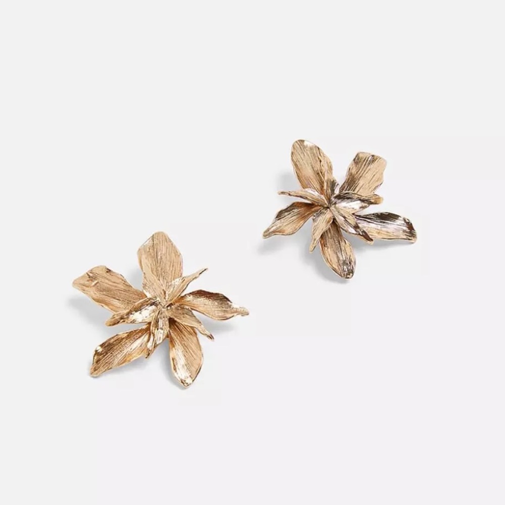 Big Gold Flower Statement Earrings Petals Jewelry - Picture 7 of 12
